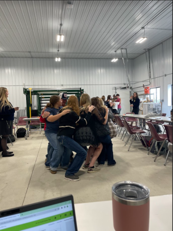 PHS’s Advanced Ag. class participates in a game focusing on teamwork and team bonding during the annual State Officer chapter visit.
