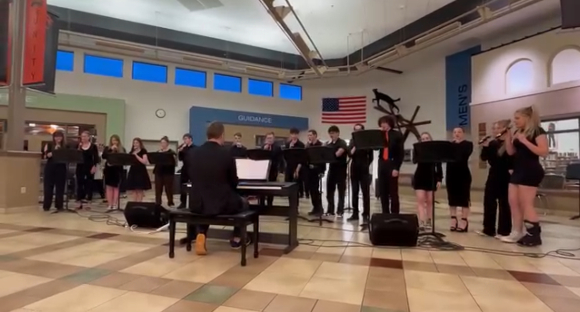 The Erocne Jazz choir sings for the last time in the 2024 season in front of a select audience Mar. 26. 
