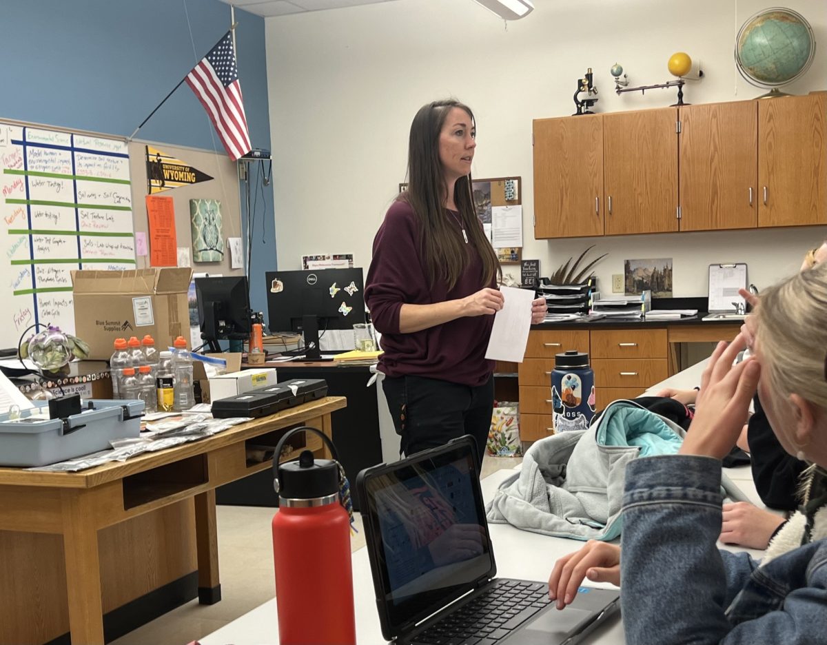 New Powell High School science teacher Mrs. Shorma teaches an environmental science class.