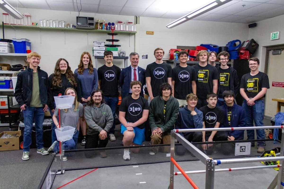 Wyoming Governor Mark Gordon talks to robotics members about the importance of engineering in our future.
